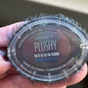 LASHIFY Plushy Ombre Blue Lashes